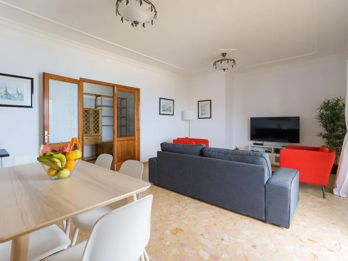 Huge Balcony Over Las Canteras By Canariasgetaway Las Palmas de Gran Canaria Hiszpania