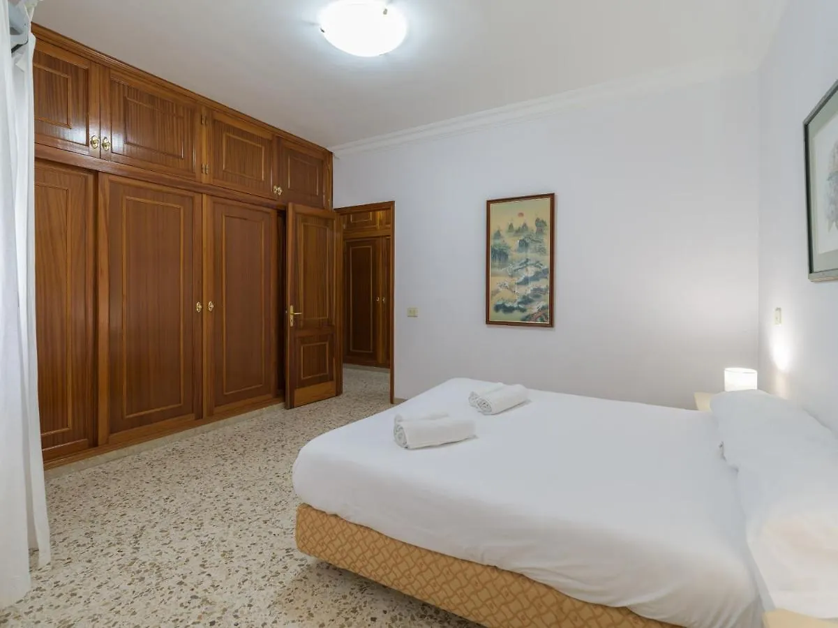 Huge Balcony Over Las Canteras By Canariasgetaway Las Palmas de Gran Canaria Hiszpania